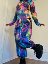 Load image into Gallery viewer, Andromeda Flow Pants - Oil Slick