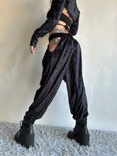 Load image into Gallery viewer, SALE - XS/Small - BLACK VELVET Flow Pants
