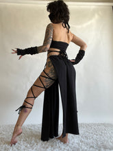 Load image into Gallery viewer, Serpentina Set in Black Cotton - 3 pieces (Skirt, Top and Gloves) - Fire Safe Bellydance Costume
