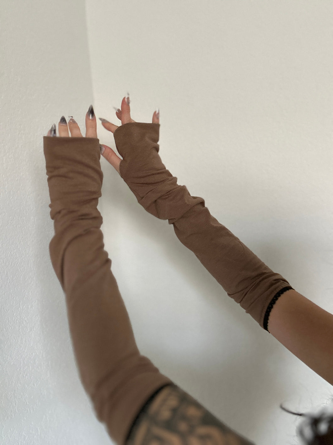 Kitana Fingerless Gloves / Arm Warmers - Cappuccino Bamboo